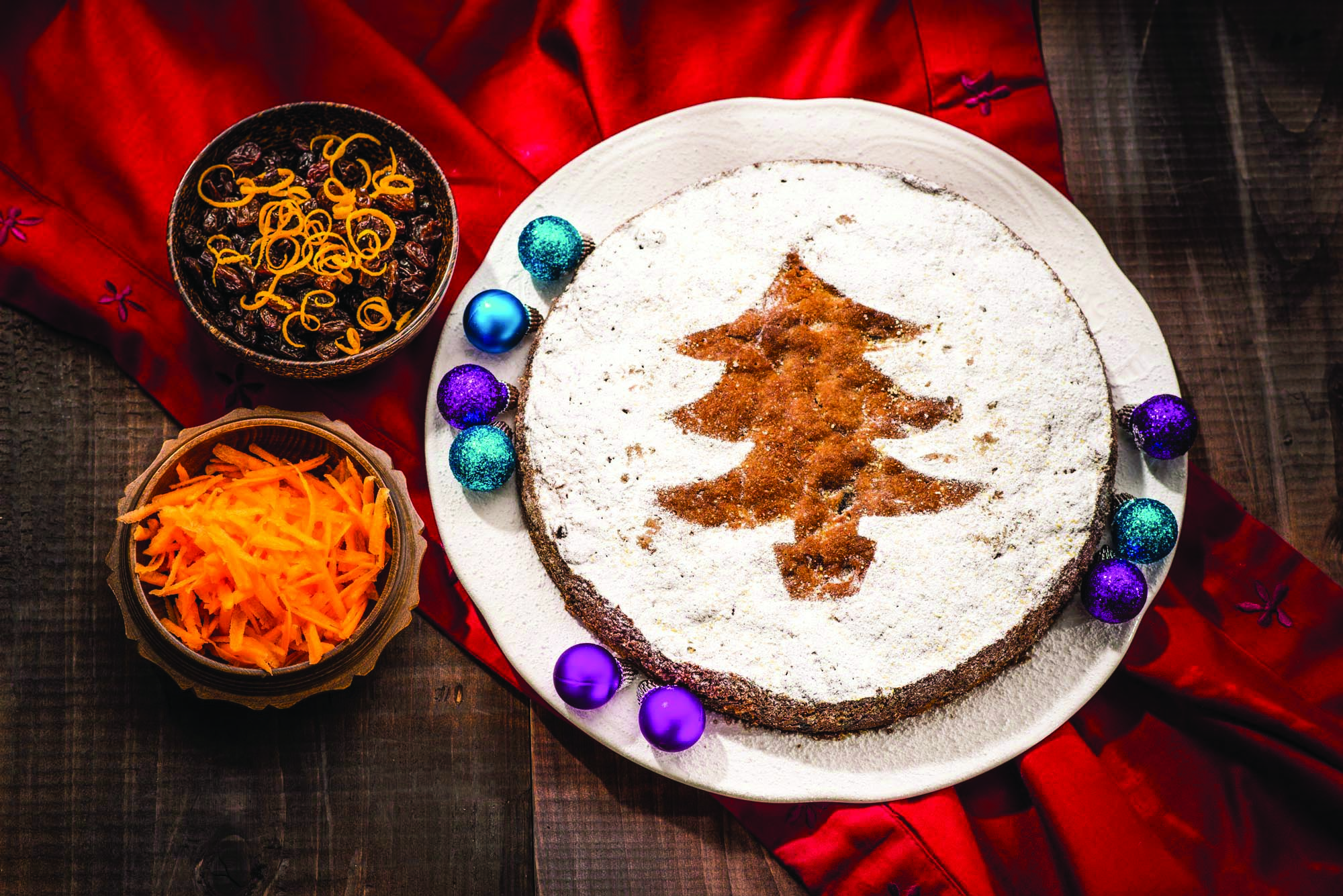 Last Minute Christmassy Cake - Graham's Family Dairy
